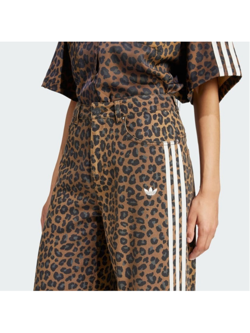 NWT Adidas Leopard Print Denim Loose Jeans Women’s Size 33 KA2680 - Picture 5 of 9
